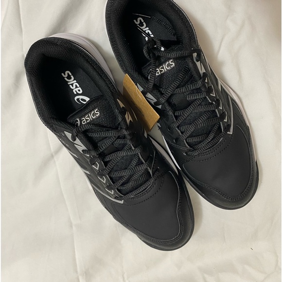 Never worn before Asics turf shoes - Picture 3 of 3